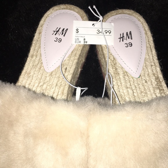 Brand new slippers - Picture 5 of 8